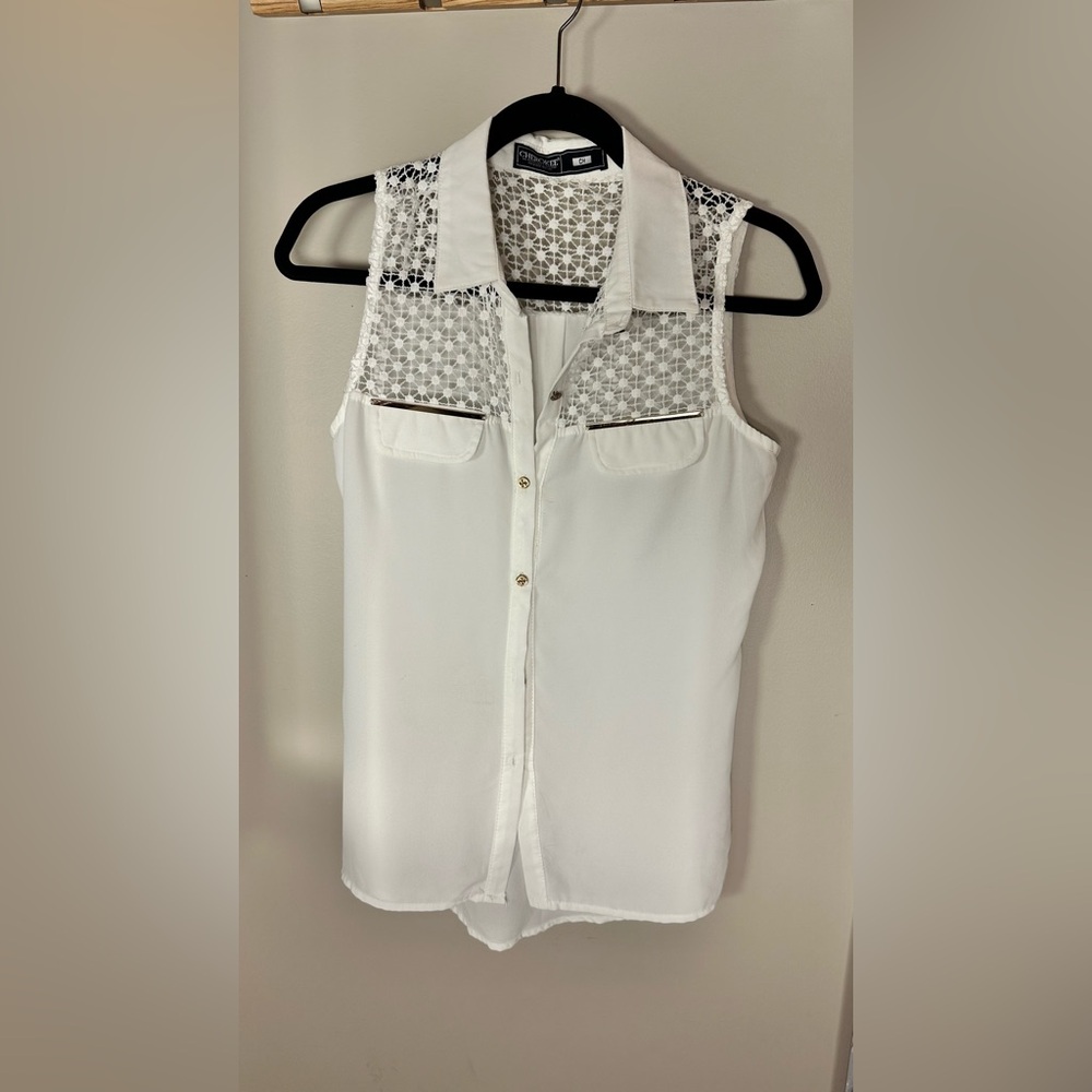 Cherokee White Sleeveless Blouse with Patterned Yoke